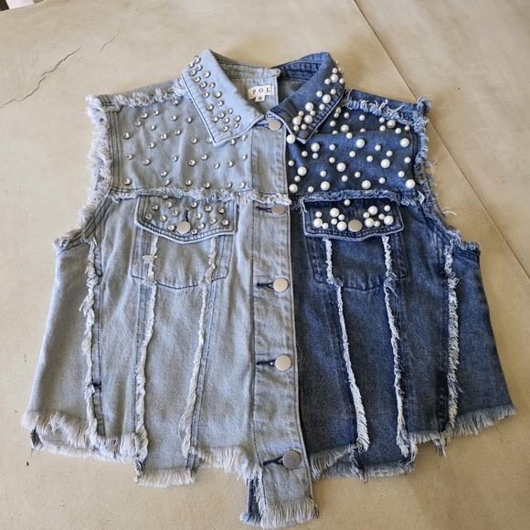 POL Mixed Wash Pearl & Rhinestone Distressed Denim Vest - Picture 9 of 12